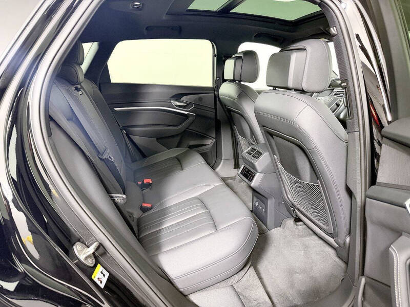 2023 Audi e-tron quattro Premium