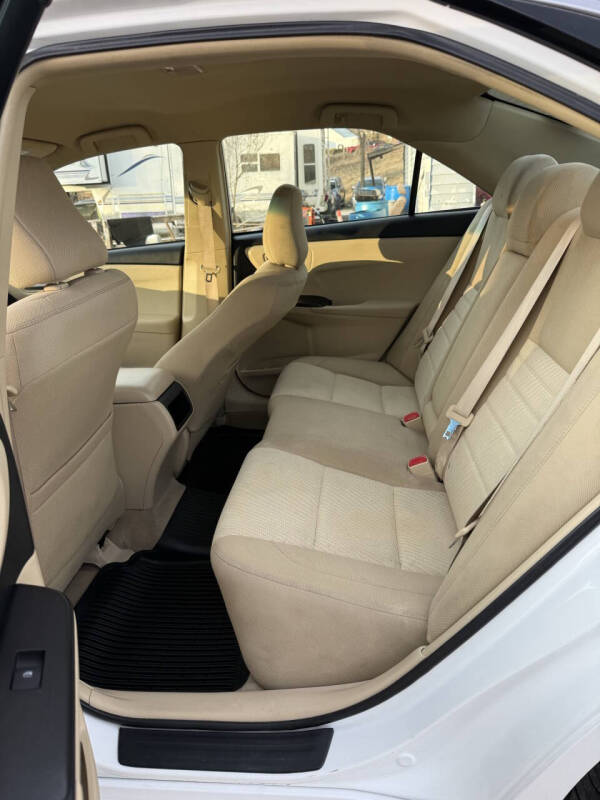 2016 Toyota Camry LE