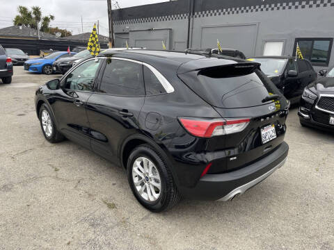 2021 Ford Escape SE