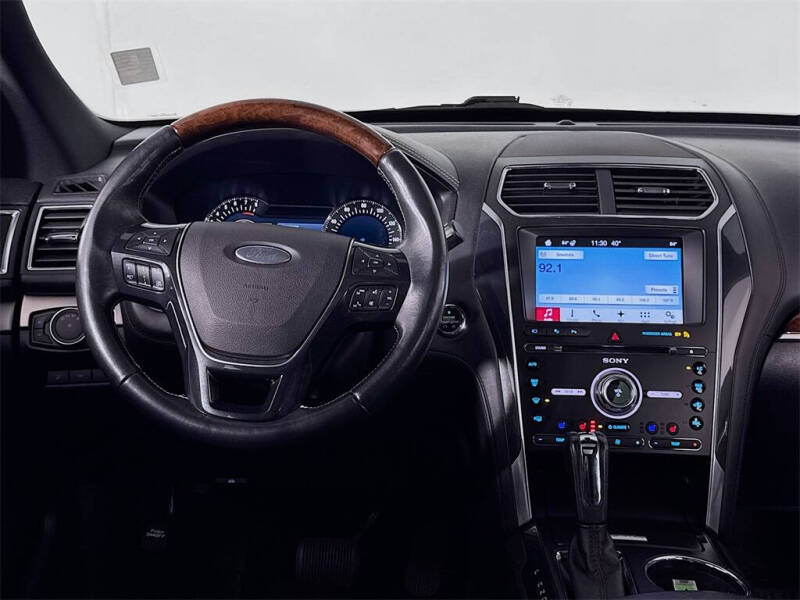 2017 Ford Explorer Platinum