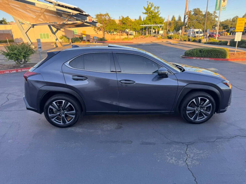 2023 Lexus UX 250h