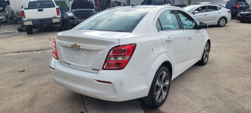 2017 Chevrolet Sonic Premier photo 7