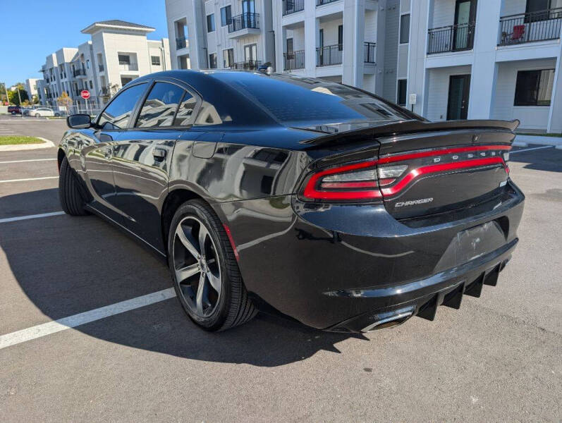 2017 Dodge Charger SXT