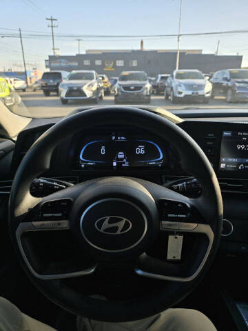 2024 Hyundai Elantra SE