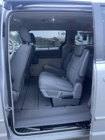 2010 Chrysler Town and Country Touring