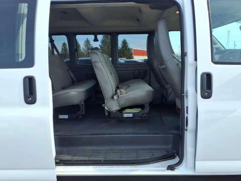 2022 Chevrolet Express LS 3500