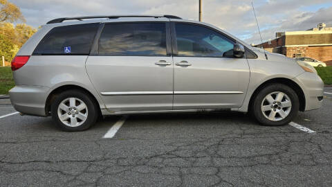 2006 Toyota Sienna LE 8 Passenger