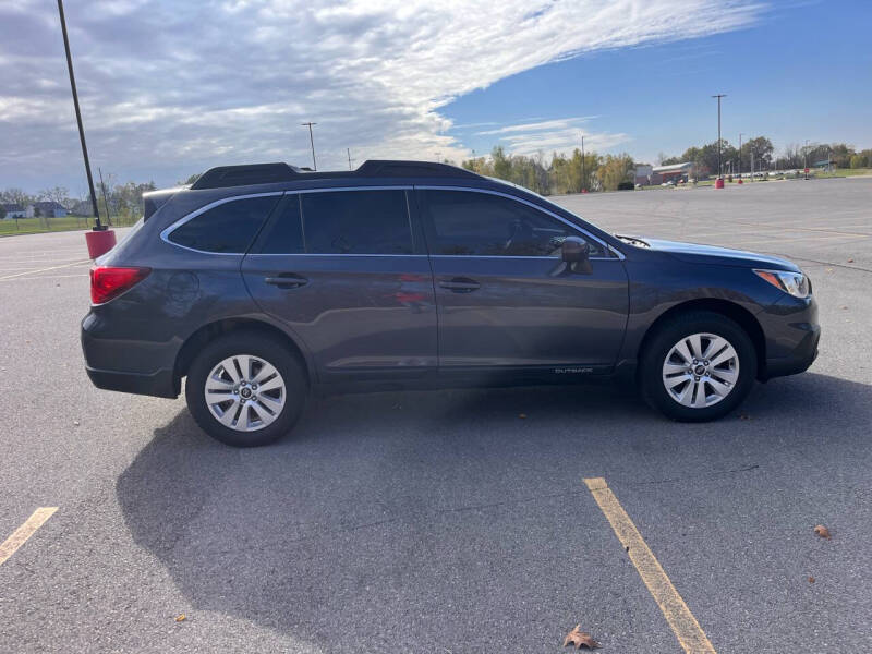 2017 Subaru Outback Premium photo 6