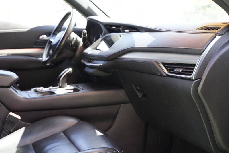 2021 Cadillac XT4 Premium Luxury