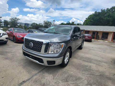 2017 Nissan Titan SV