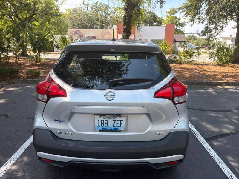 2019 Nissan Kicks SR