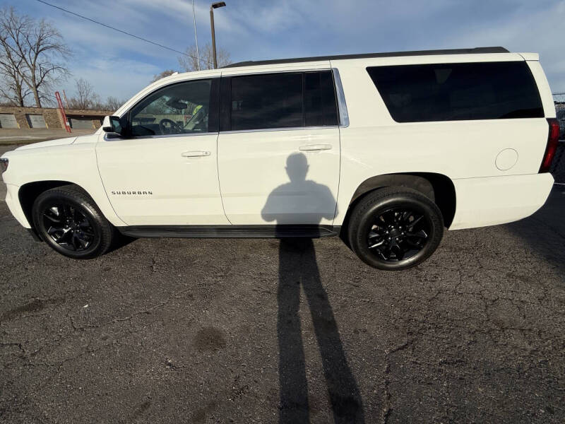 2017 Chevrolet Suburban LS