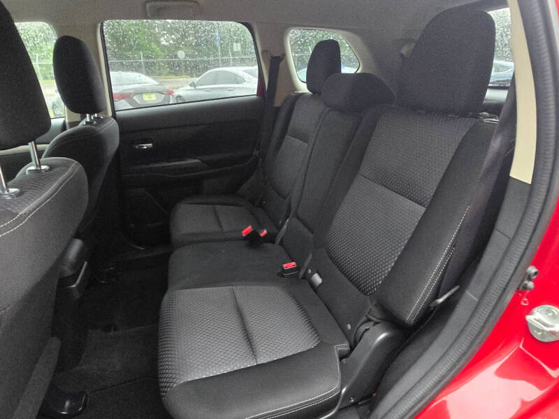 2016 Mitsubishi Outlander ES