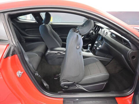 2017 Ford Mustang V6