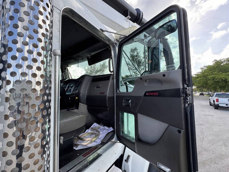 2015 Kenworth T800
