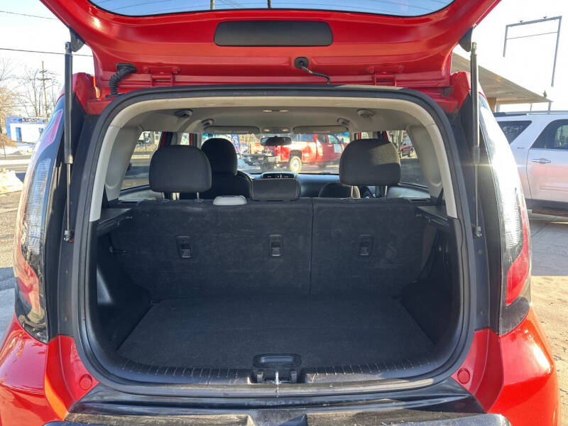 2016 Kia Soul +