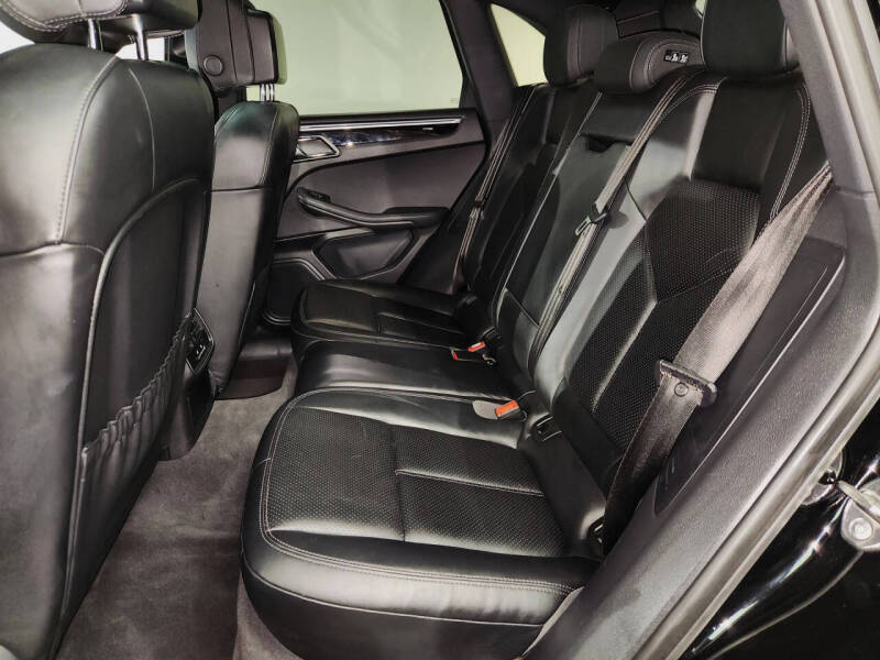 2015 Porsche Macan S