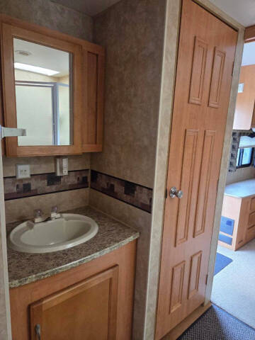 2009 Jayco Jayflight Bungalow 41' Park Model Delivery Available