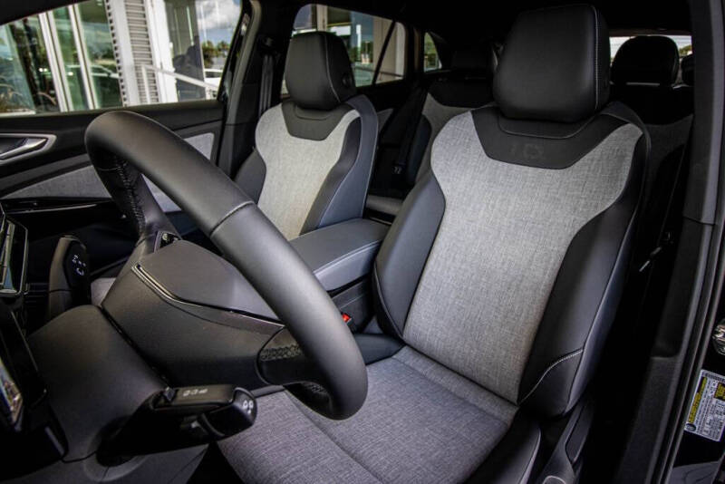 2025 Volkswagen ID.4 Pro