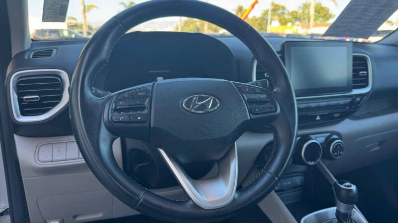 2023 Hyundai Venue SEL