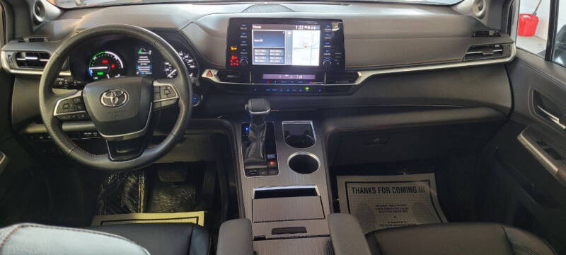 2022 Toyota Sienna XSE 7-Passenger