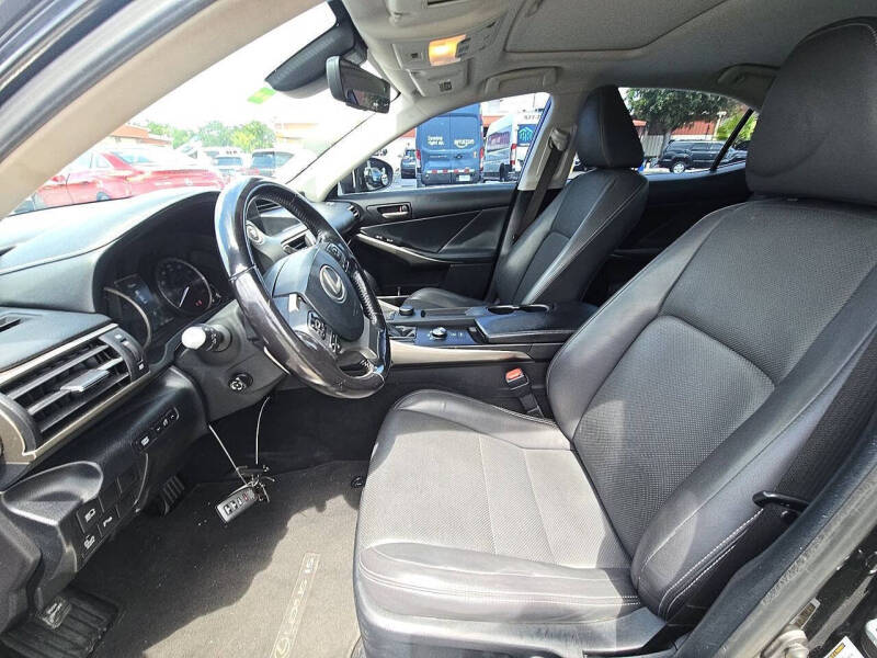 2019 Lexus IS 300