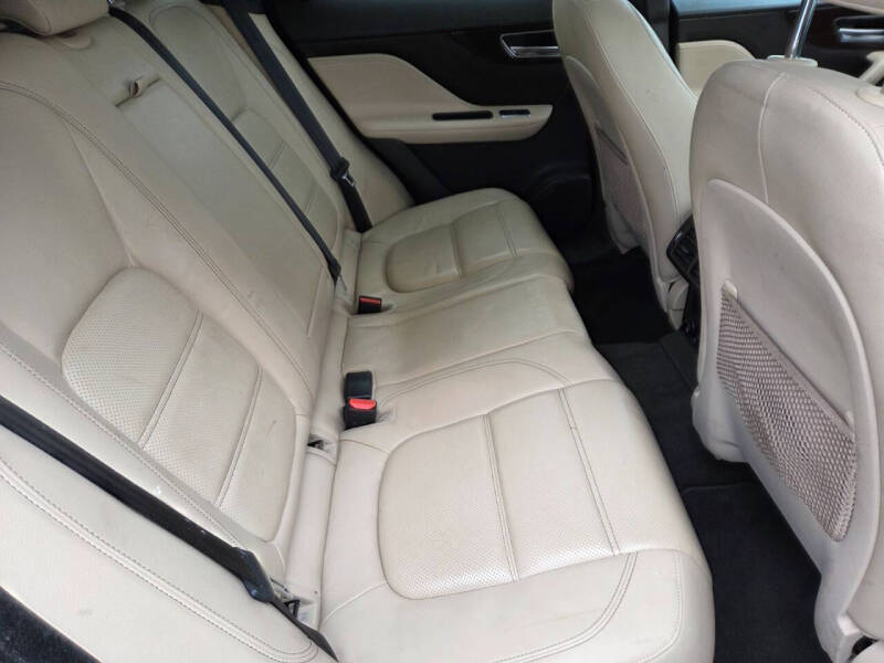 2017 Jaguar F-PACE 35t Prestige