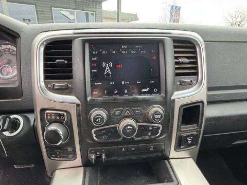 2018 RAM 1500 SLT