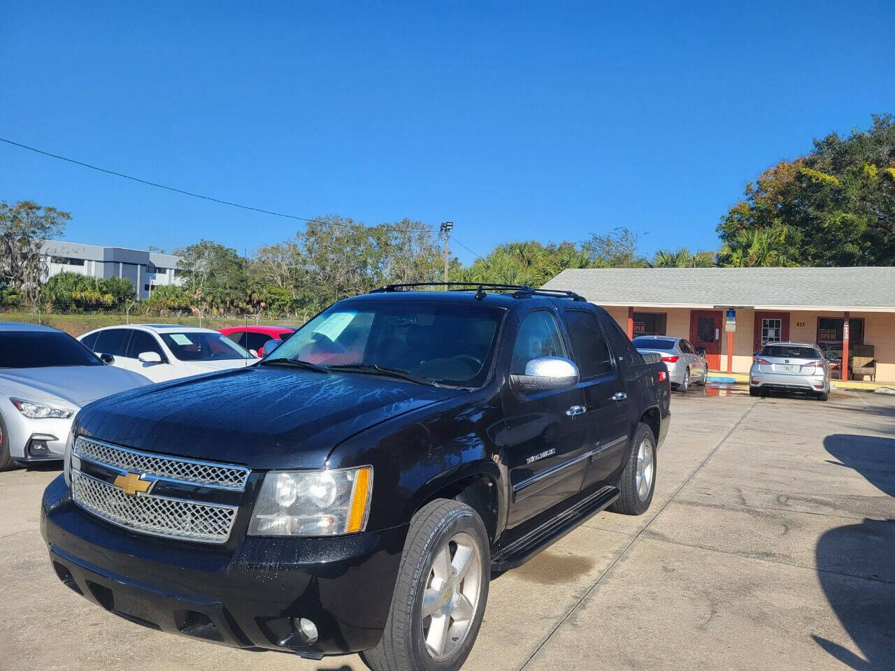 2012 Chevrolet Avalanche for sale at FAMILY AUTO BROKERS in Longwood, FL