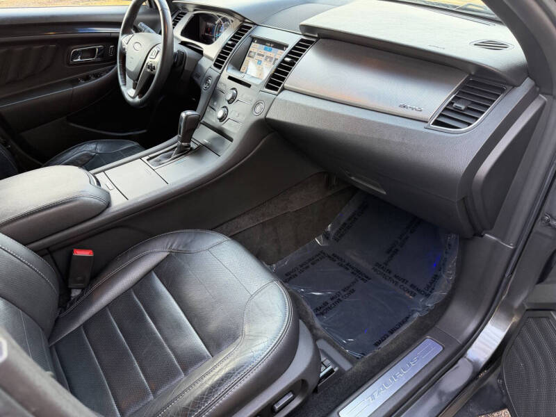 2016 Ford Taurus SHO