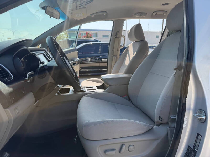2020 Kia Sedona LX