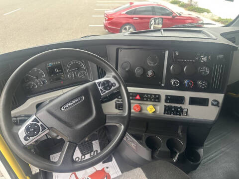 2020 Freightliner Cascadia