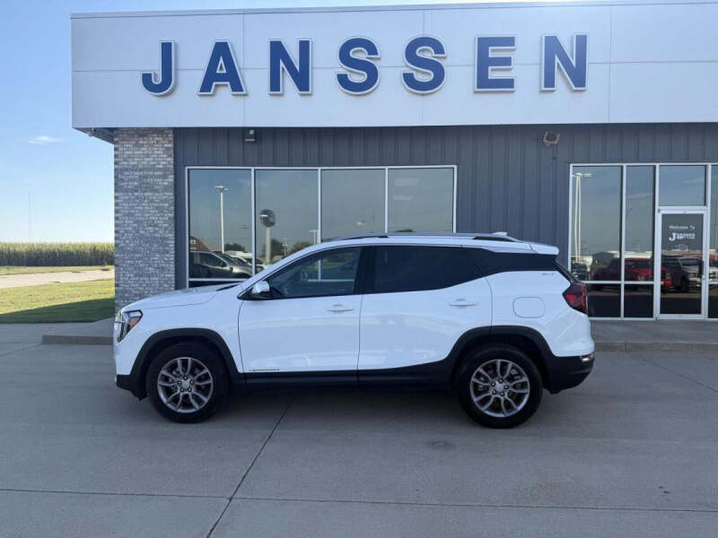 2024 GMC Terrain SLT