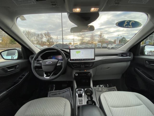 2023 Ford Escape Hybrid Active