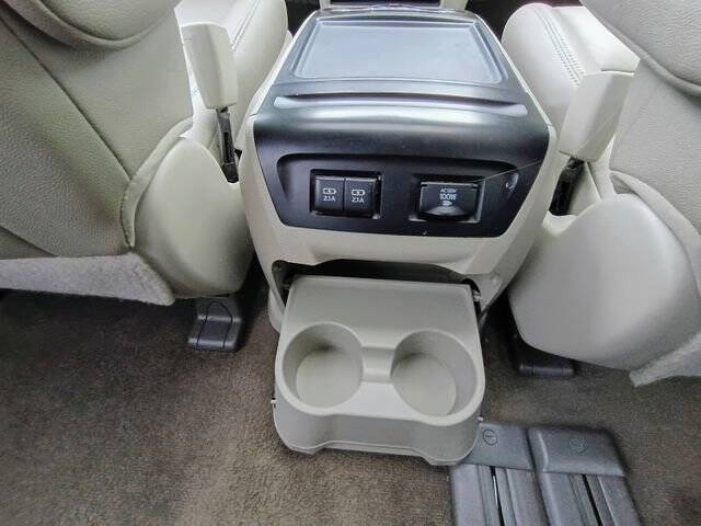2019 Toyota Sienna XLE 7-Passenger Auto Access Seat