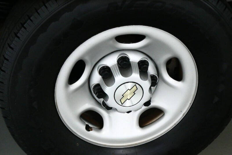 2023 Chevrolet Express 2500