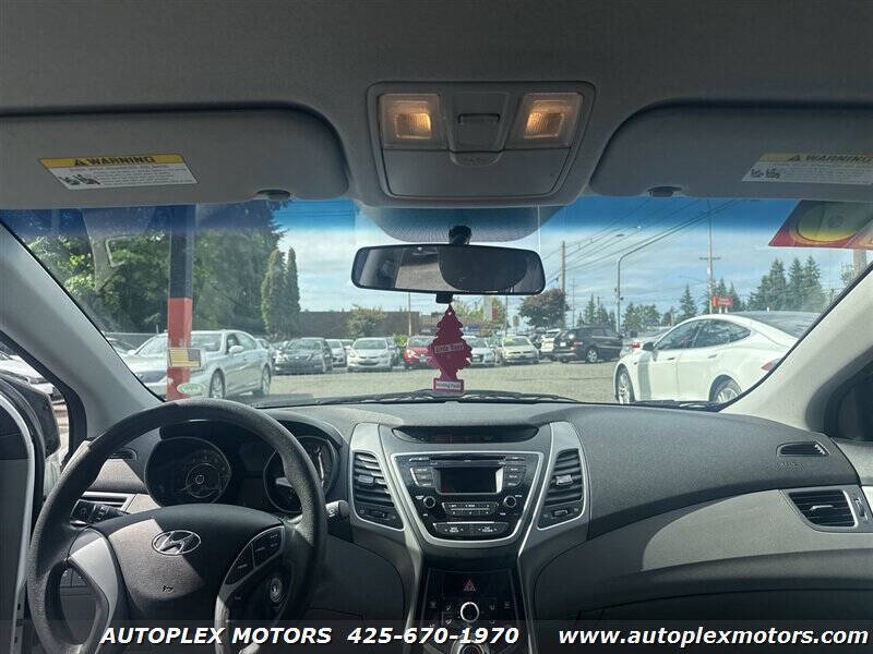 2016 Hyundai Elantra SE