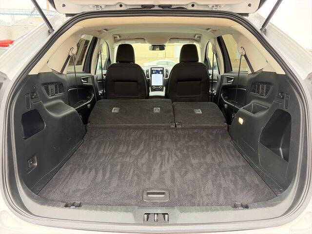 2022 Ford Edge SE