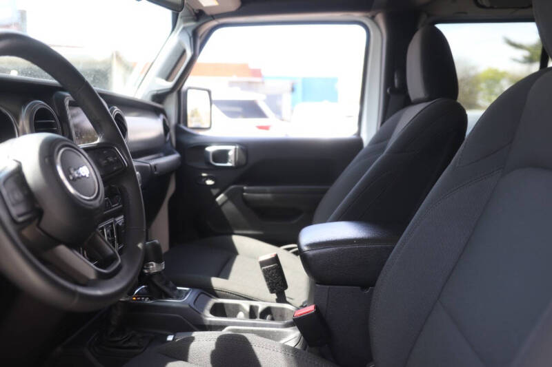 2023 Jeep Gladiator Sport S