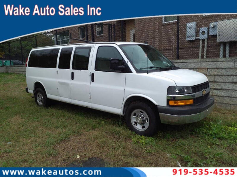 2019 Chevrolet Express Passenger LT's photo