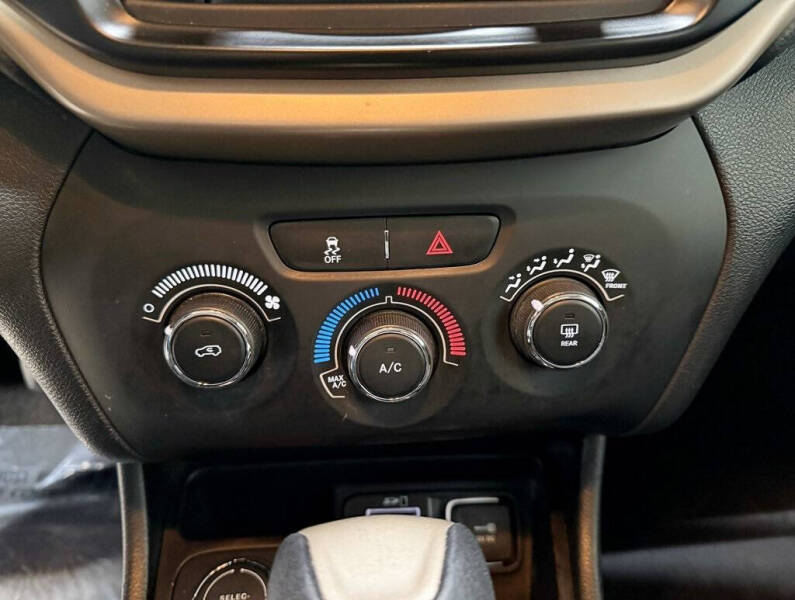 2016 Jeep Cherokee Sport