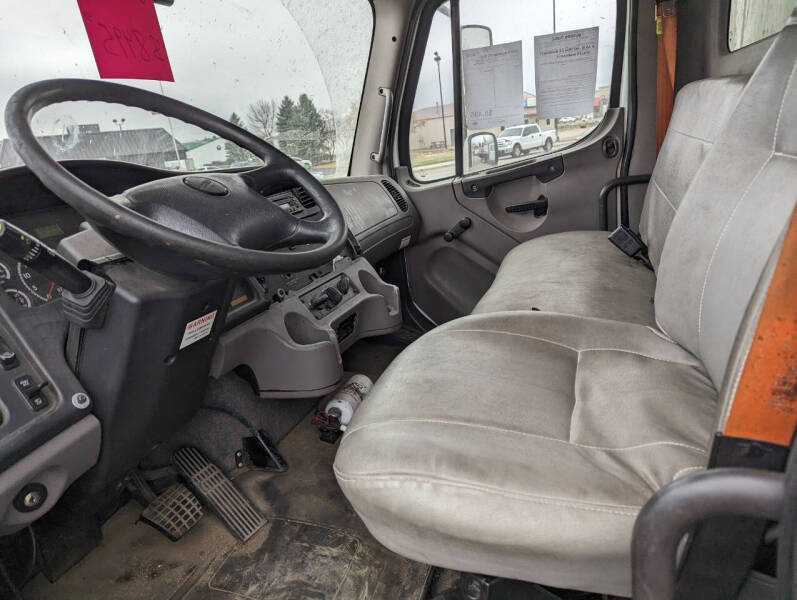 2008 Freightliner M2 106