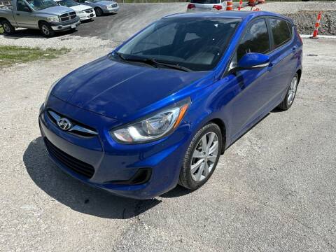 2013 Hyundai Accent for sale at LEE'S USED CARS INC ASHLAND in Ashland KY