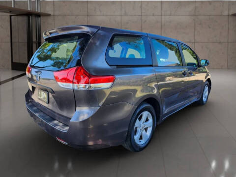 2012 Toyota Sienna