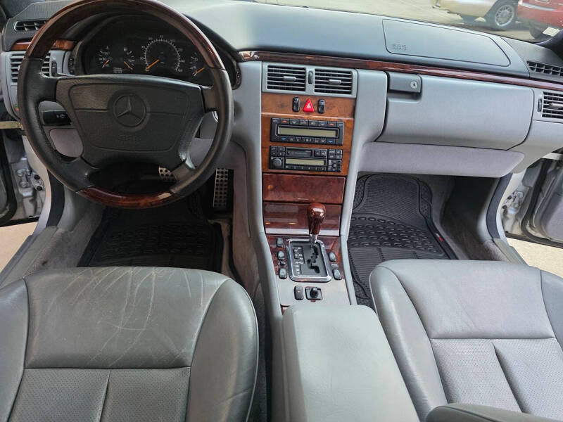 1998 Mercedes-Benz E-Class E 320