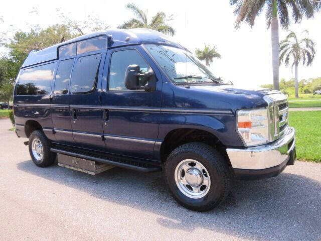 2011 Ford E-Series E-350 SD XLT