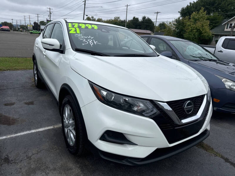 2021 Nissan Rogue Sport S photo 2