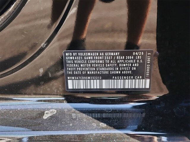 2025 Volkswagen Golf GTI SE