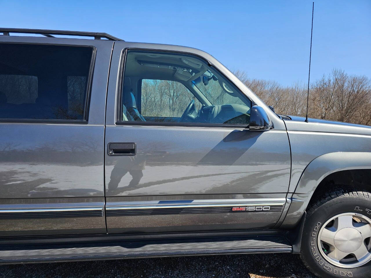 1999 GMC Suburban 43