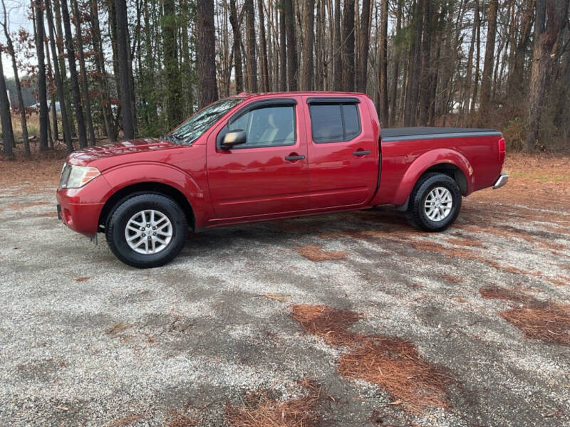 2015 Nissan Frontier SV photo 2